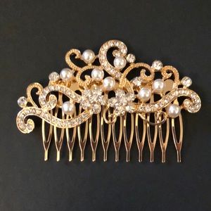 Gold hair comb clip with pearls and crystals